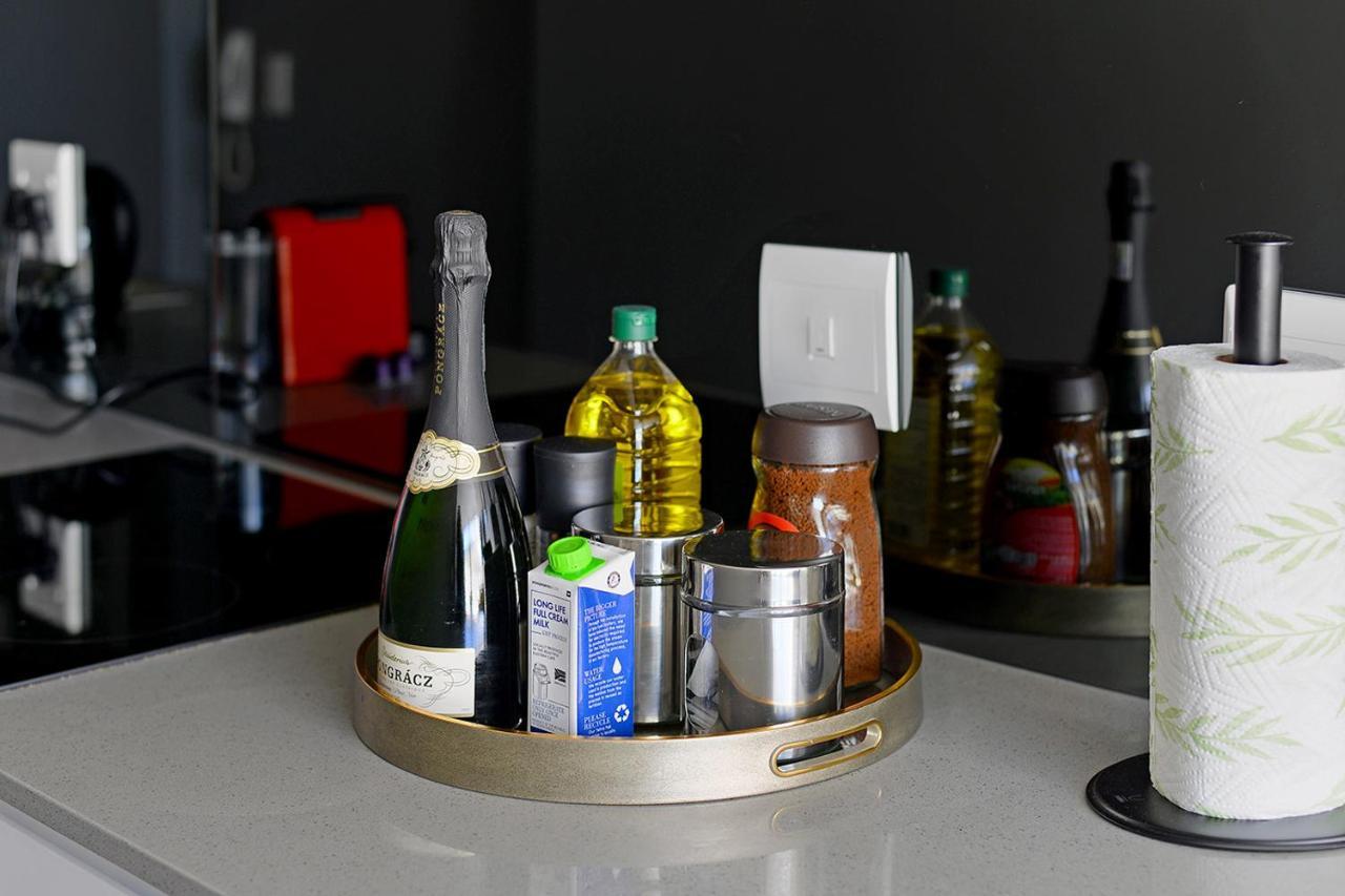 Zara - Luxurious 1 Bed, & Mountain Views In Centre