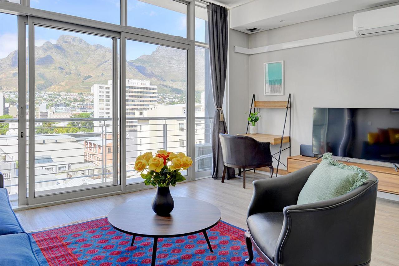 Zara - Luxurious 1 Bed, & Mountain Views In Centre Apartment *