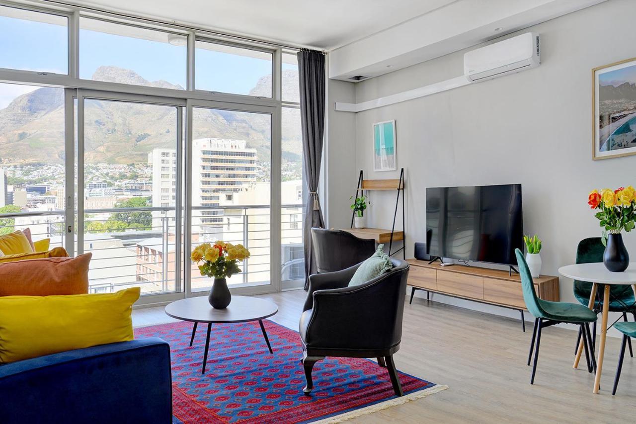 Zara - Luxurious 1 Bed, & Mountain Views In Centre Apartment