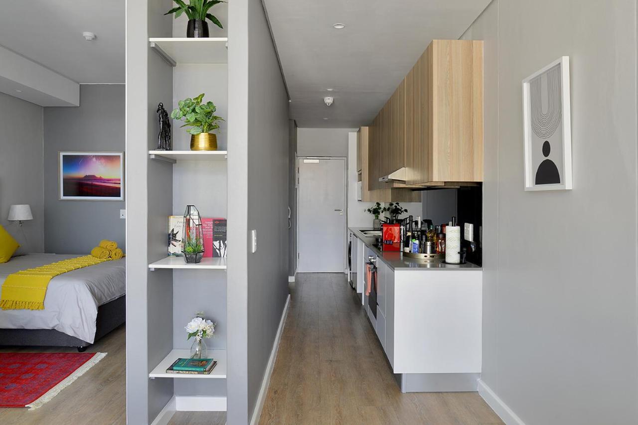 Zara - Luxurious 1 Bed, & Mountain Views In Centre Apartment *